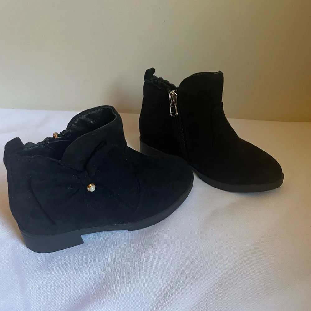 Pandaninjia Clara Black Suede Kids Zip Boots with‎ Bow Detail, NWOT, Size 11